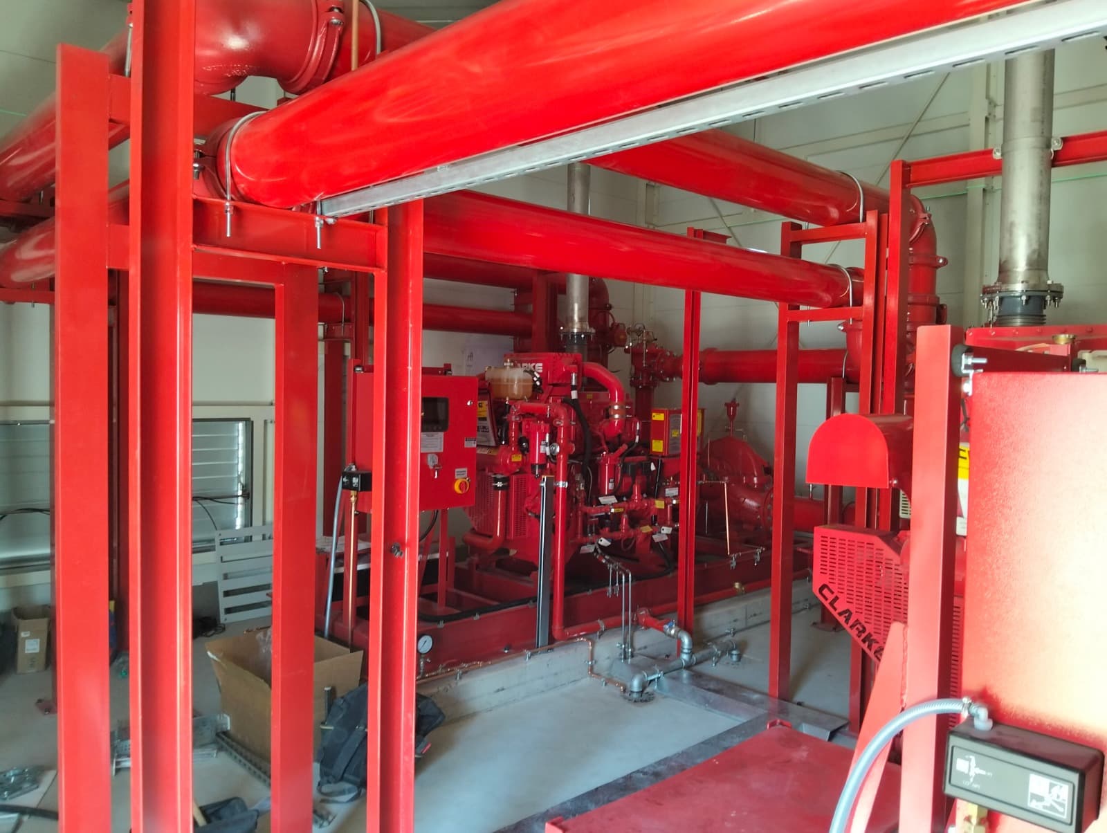 pompy i hydraulika przecipożarowa widok na orurowanie