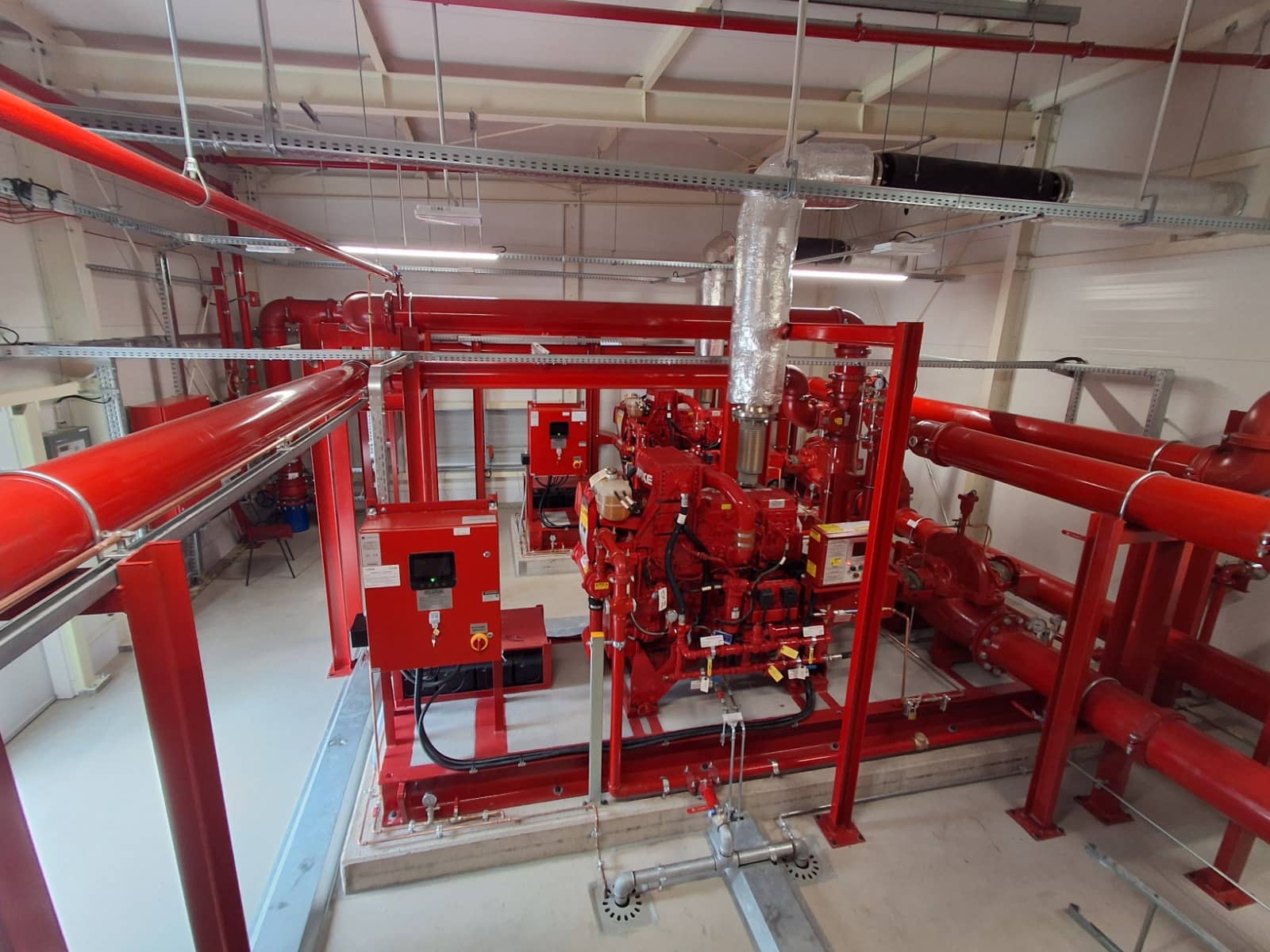 system przeciwpożarowy w hali